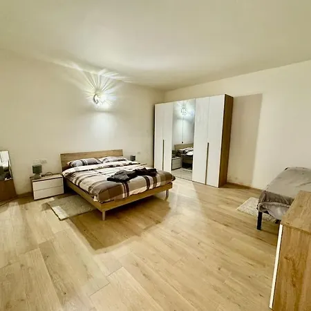 Apartman Lion - Piano Terra In Piazza Faenza